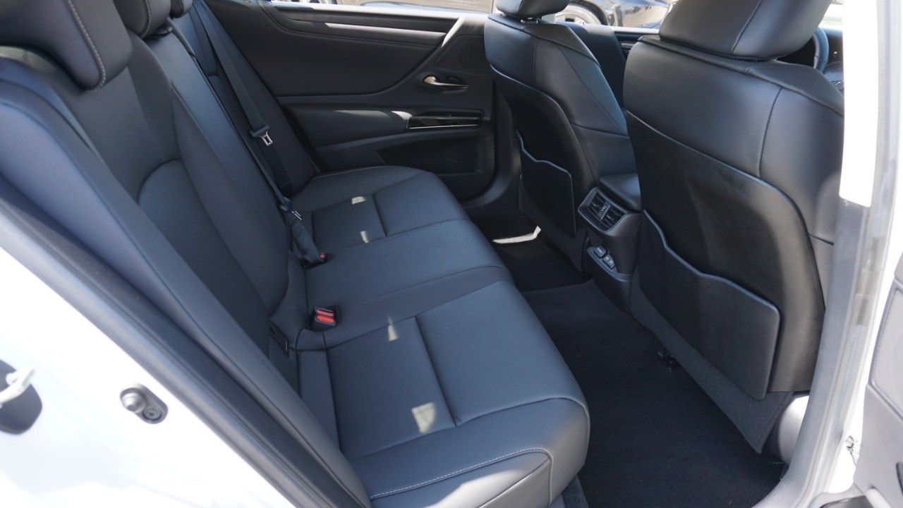 2023 Lexus ES 350 photo 30