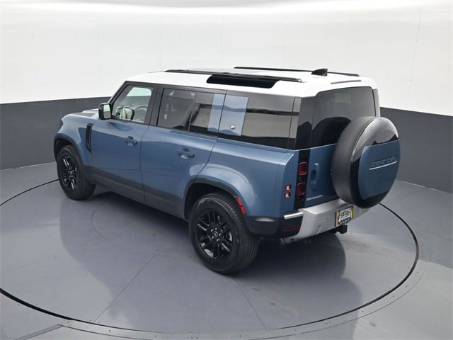 2024 Land Rover Defender 110 S photo 18