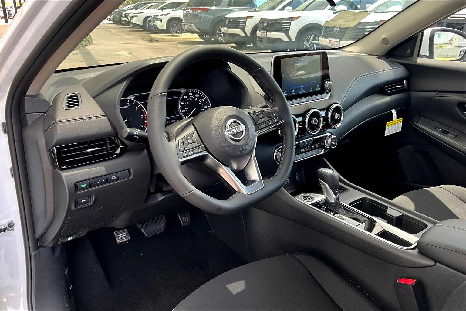 2025 Nissan Sentra SV photo 10