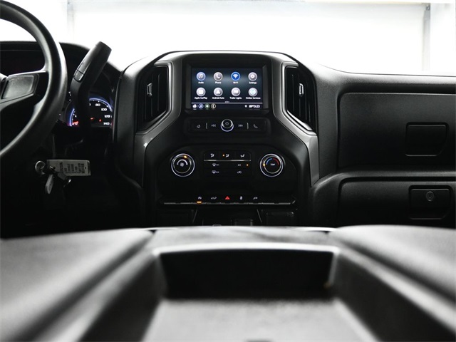 2020 Chevrolet Silverado 1500 Custom photo 12