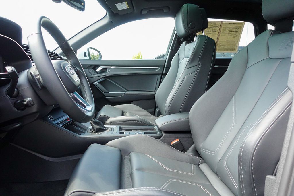 2025 Audi Q3 S line Premium photo 11