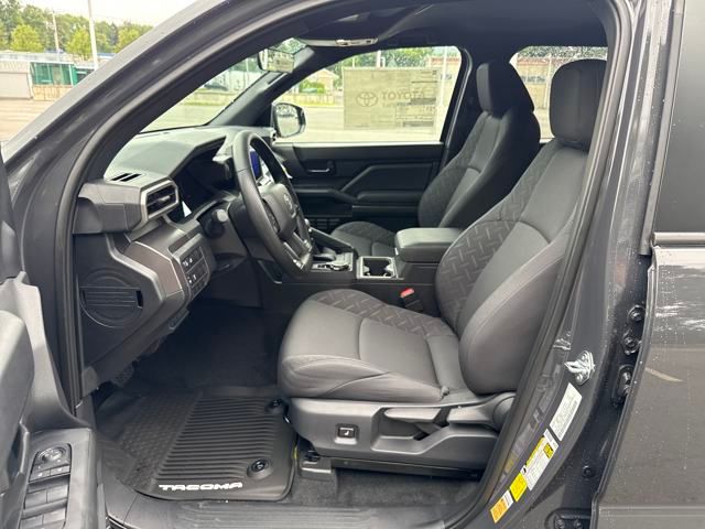2025 Toyota Tacoma SR5 4x4 Double Cab photo 9