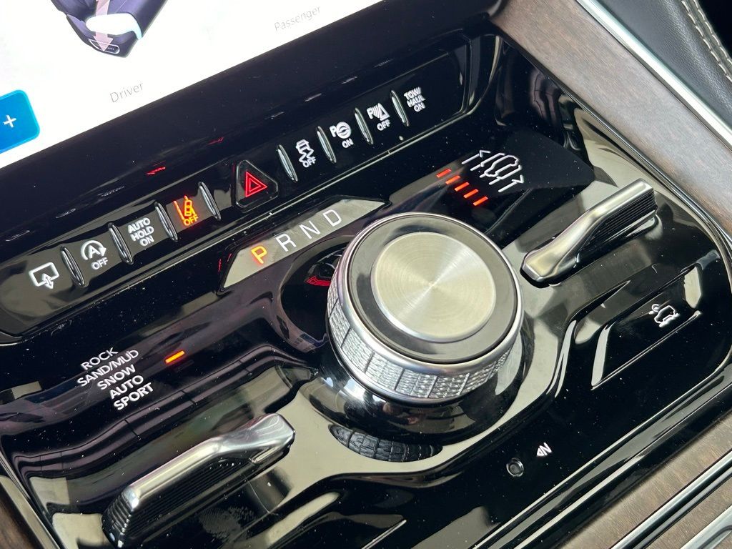2024 Jeep Grand Wagoneer L photo 4