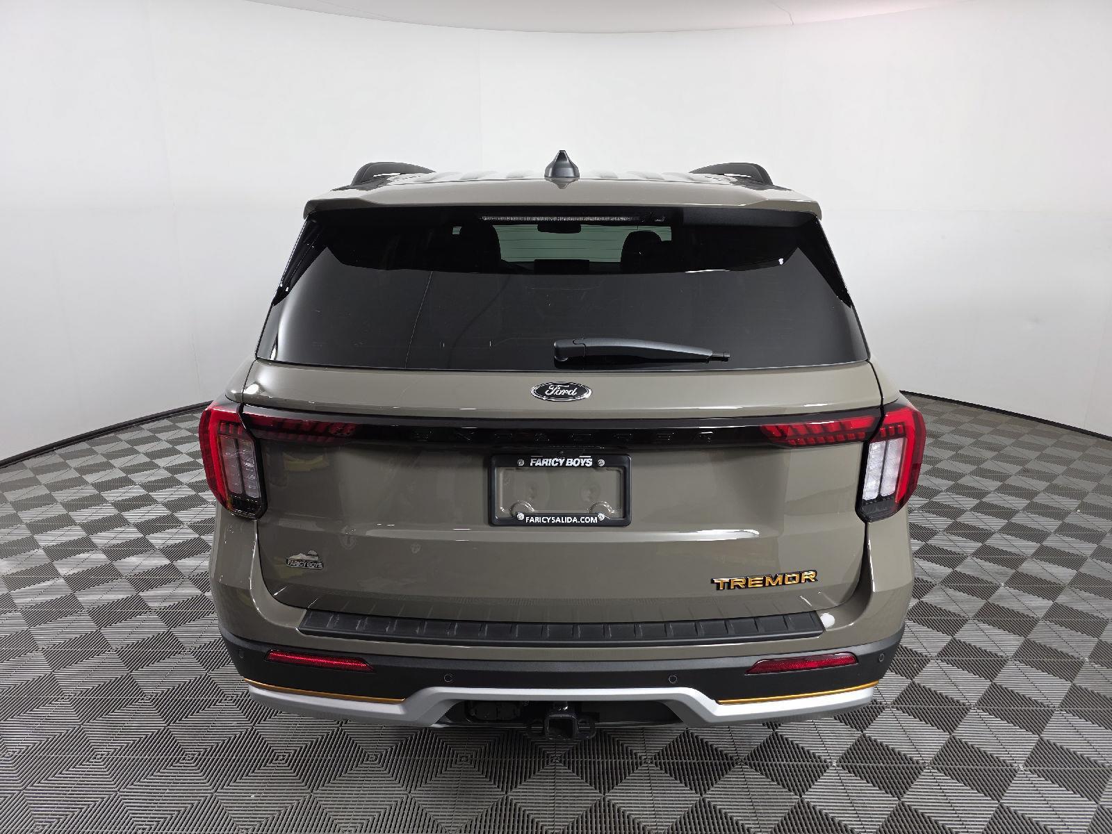 2026 Ford Explorer photo 4