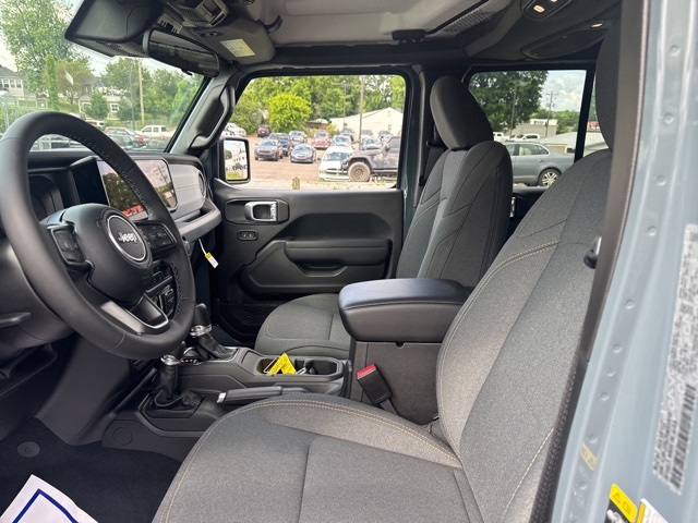 2025 Jeep Wrangler Sport S photo 12