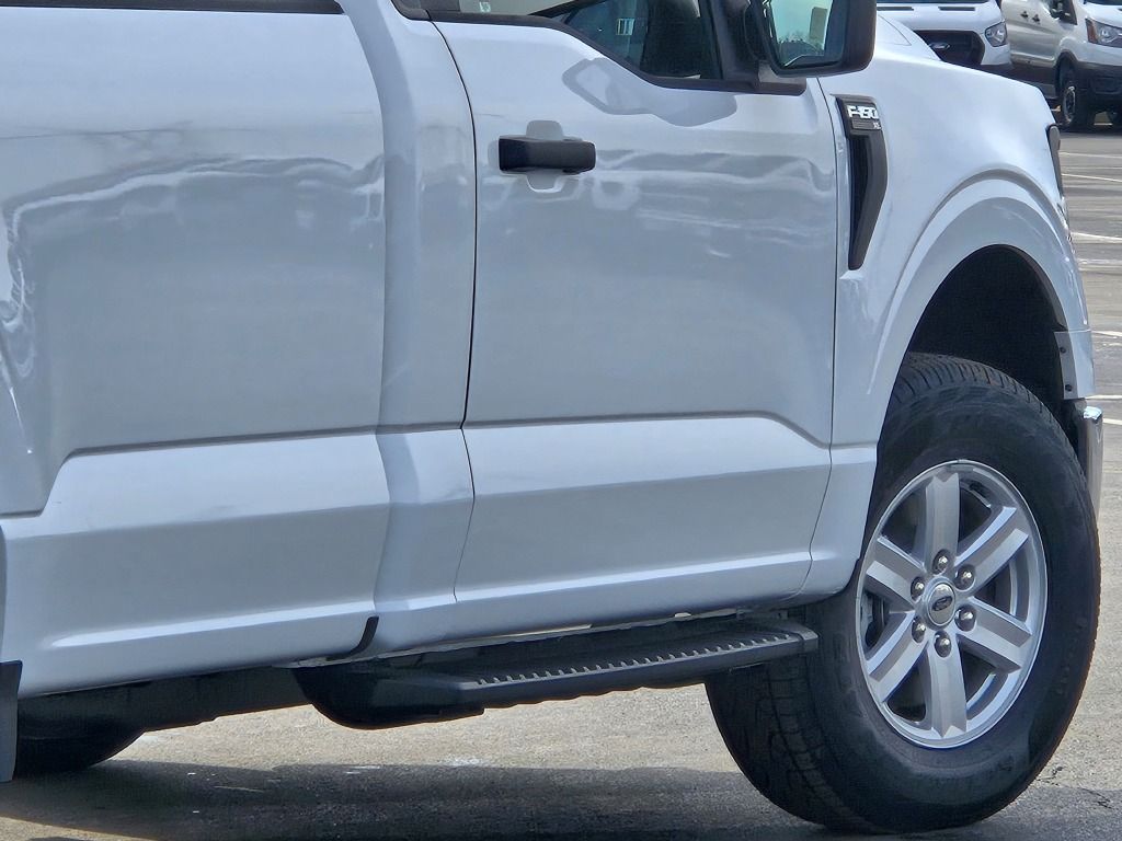 2025 Ford F-150 XL photo 7