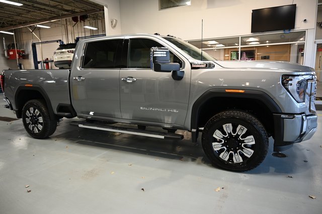 2026 Gmc Sierra 2500 HD Denali photo 3