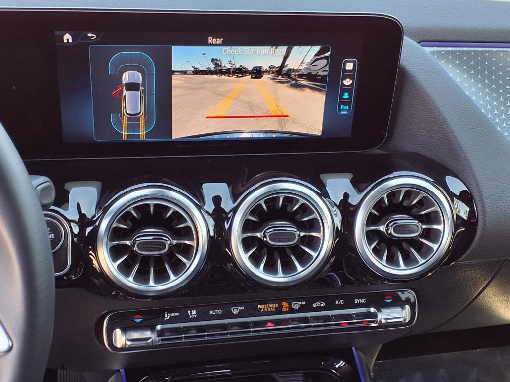 2025 Mercedes Benz GLA 250 photo 3