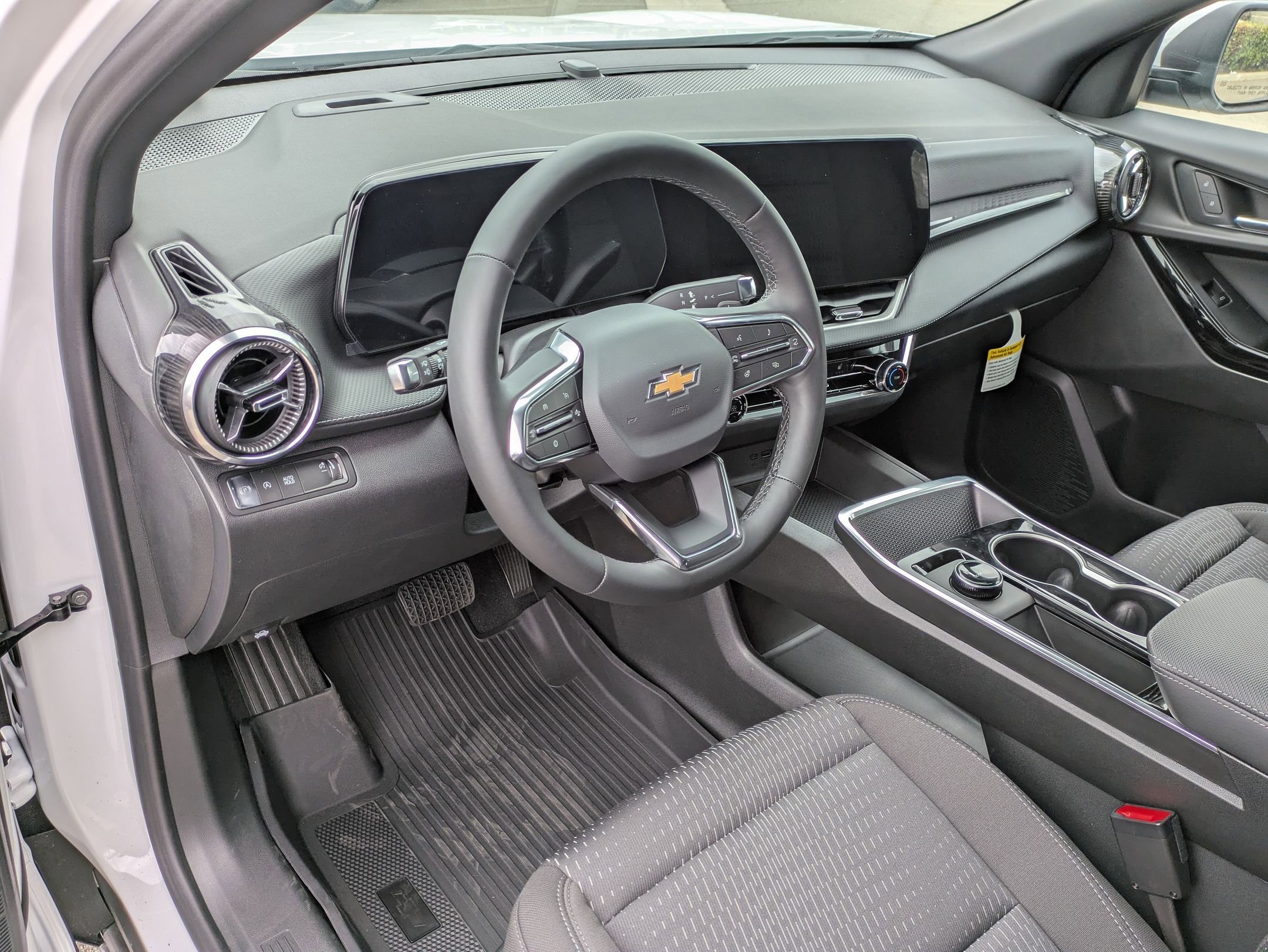 2026 Chevrolet Equinox LT photo 10
