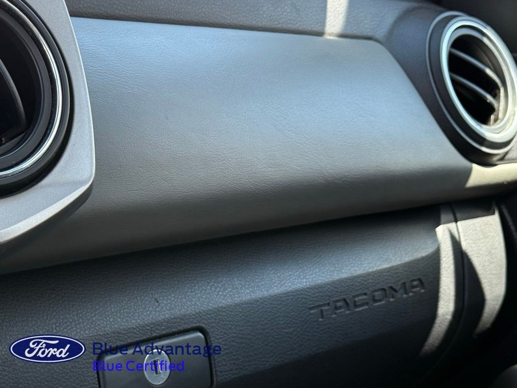2020 Toyota Tacoma SR5 photo 9