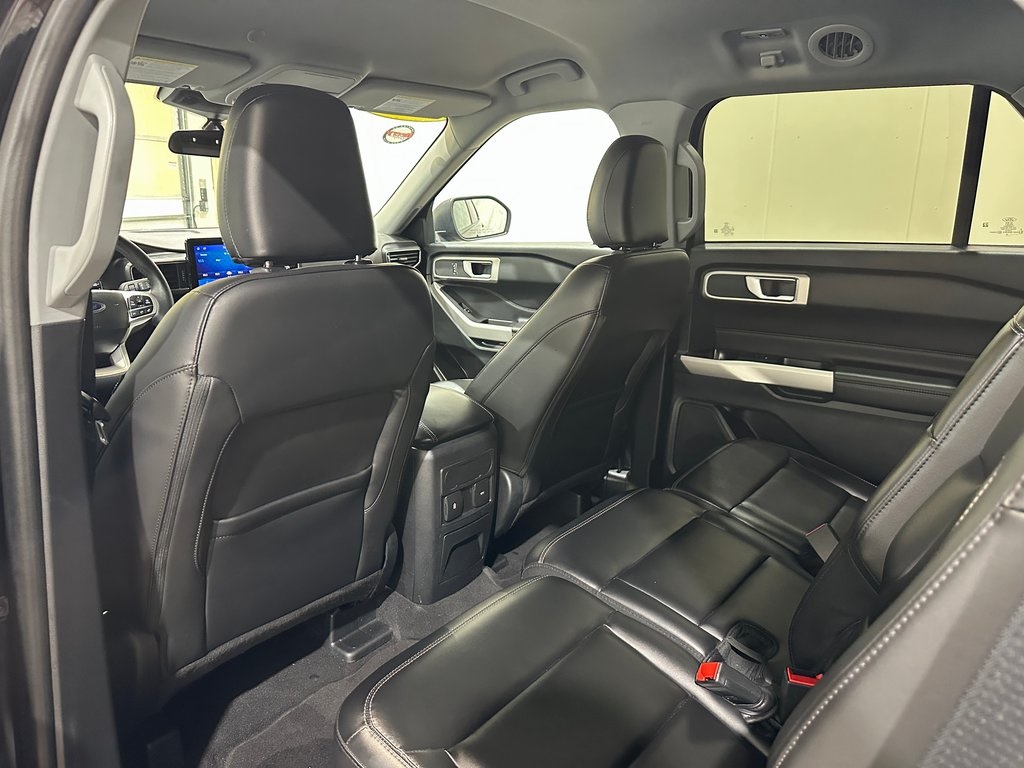 2024 Ford Explorer XLT photo 28