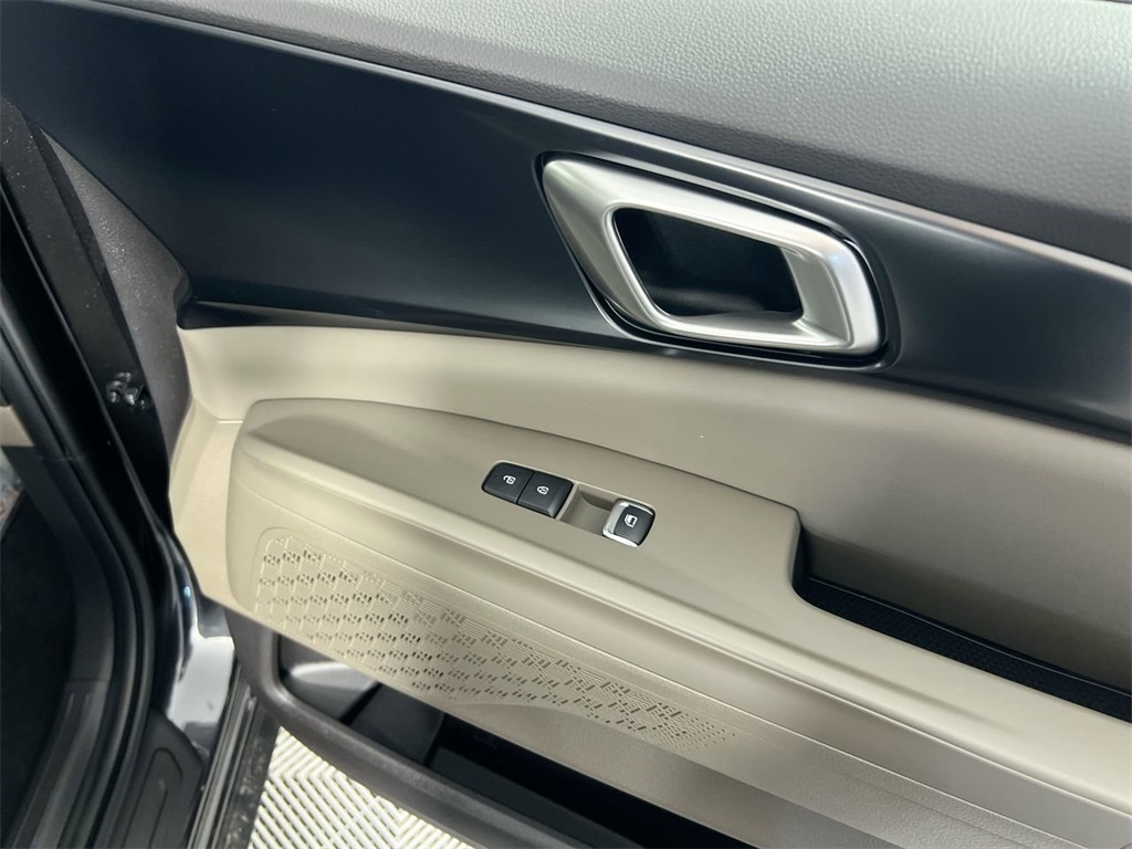 2026 Kia Carnival LX photo 30