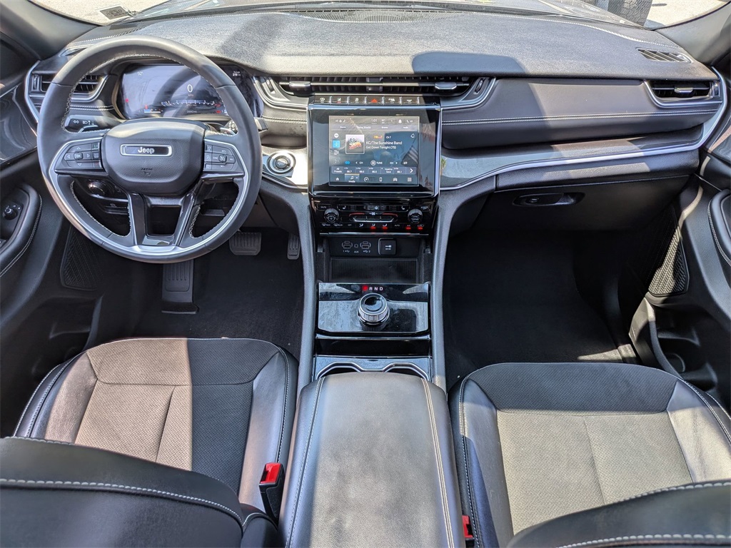2023 Jeep Grand Cherokee Altitude photo 19