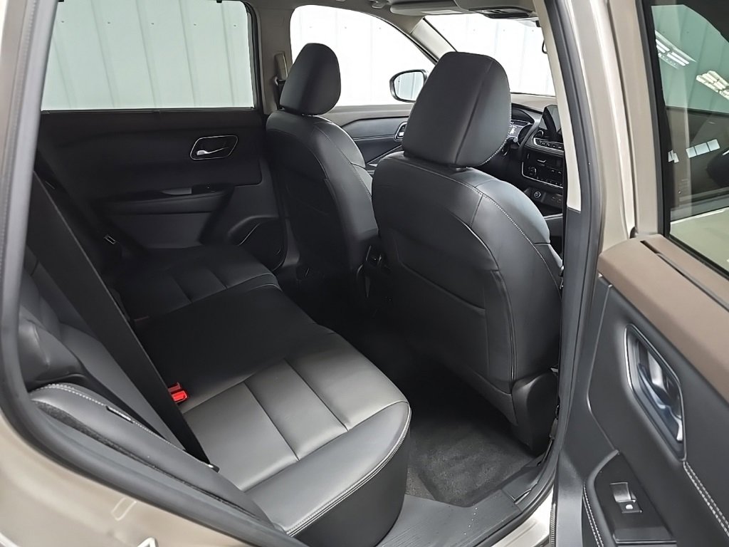 2021 Nissan Rogue SL photo 18