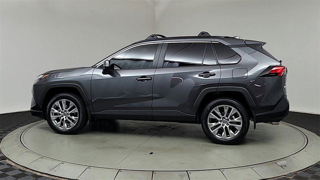 2024 Toyota RAV4 XLE Premium photo 2