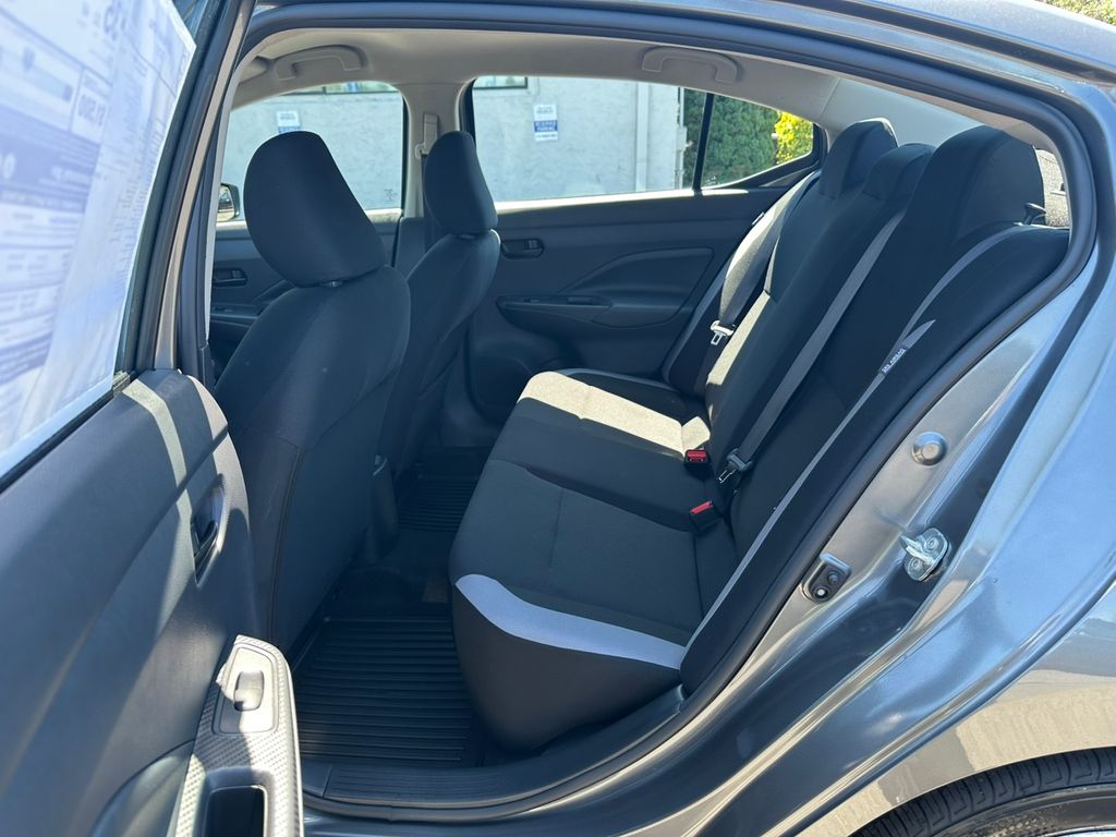 2025 Nissan Versa 1.6 S photo 22