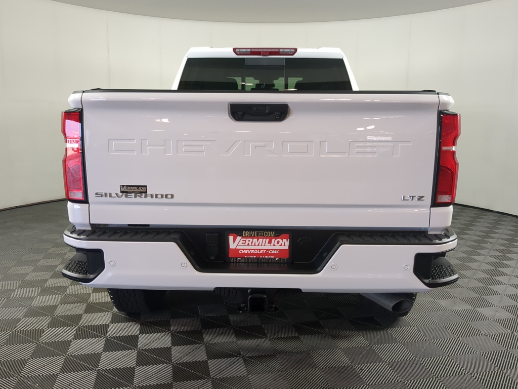 2025 Chevrolet Silverado 2500HD LTZ photo 5