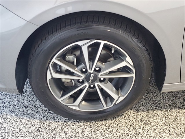 2023 Kia Forte LXS photo 6