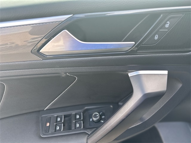 2023 Volkswagen Tiguan SE R-Line Black photo 11