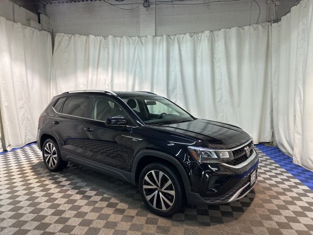 Certified 2022 Volkswagen Taos SE with VIN 3VVWX7B20NM045362 for sale in Tysons, VA