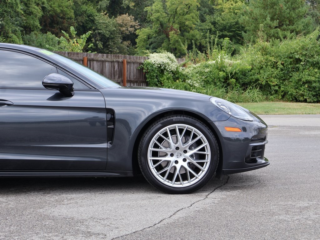 2018 Porsche Panamera Base 4 photo 10