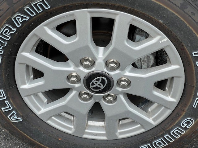 2024 Toyota Tacoma SR5 photo 11