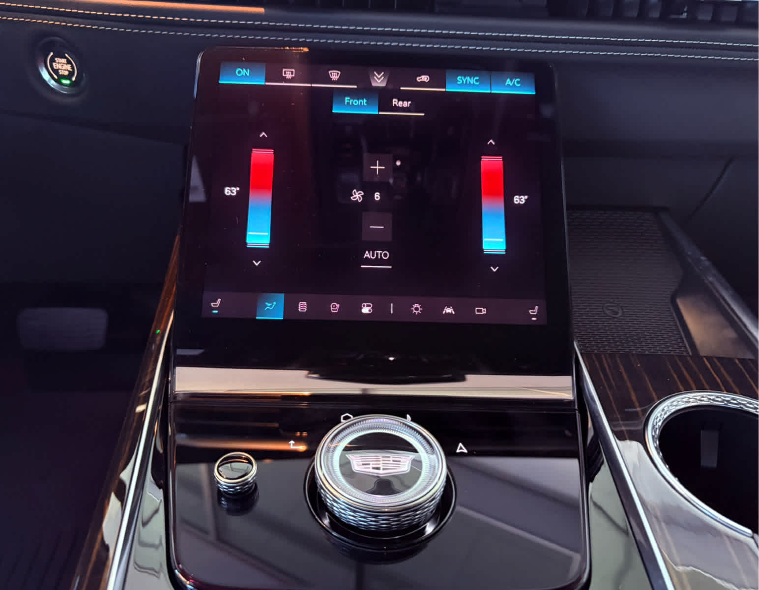 2025 Cadillac Escalade Premium Luxury photo 7