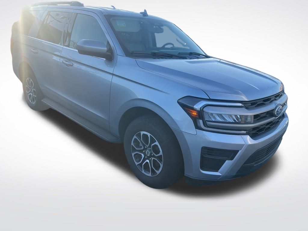 2024 Ford Expedition XLT's photo