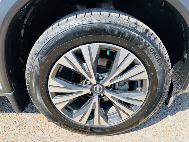 2023 Nissan Rogue SV photo 2
