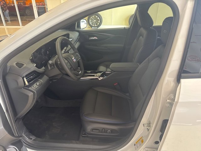 2026 Buick Envista ST photo 3