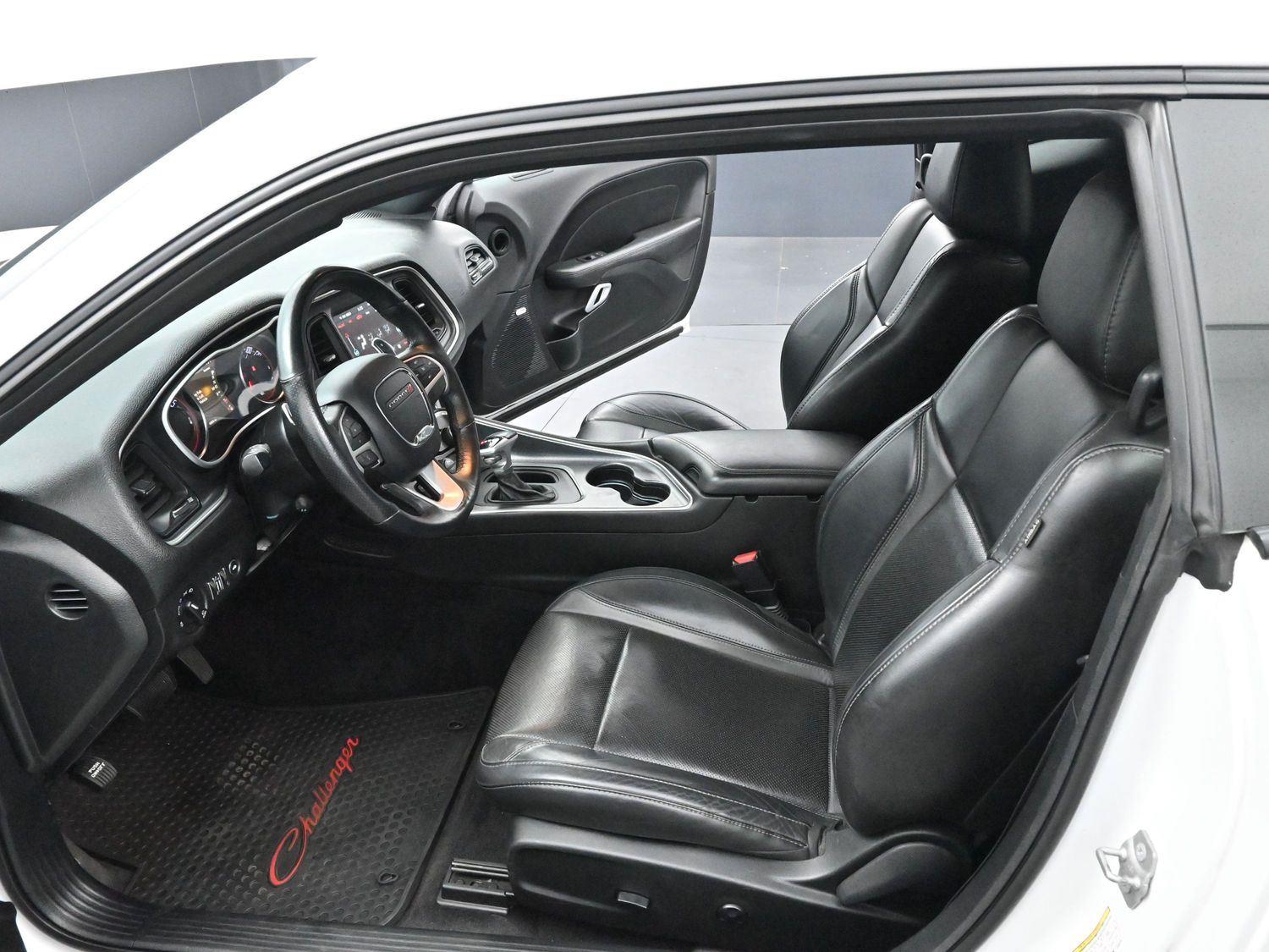 2018 Dodge Challenger R/T Plus photo 11