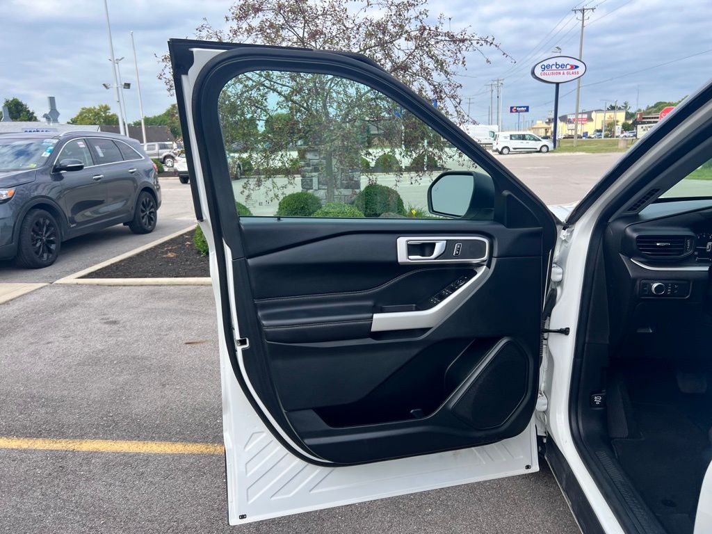 2022 Ford Explorer XLT photo 18