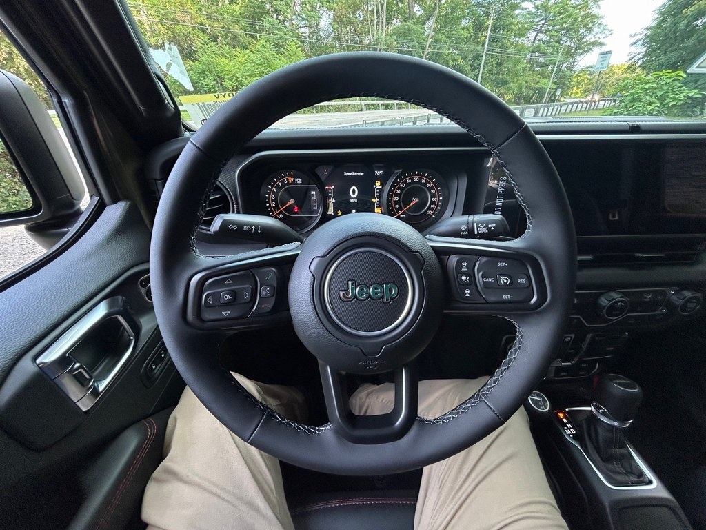 2025 Jeep Gladiator Rubicon photo 16