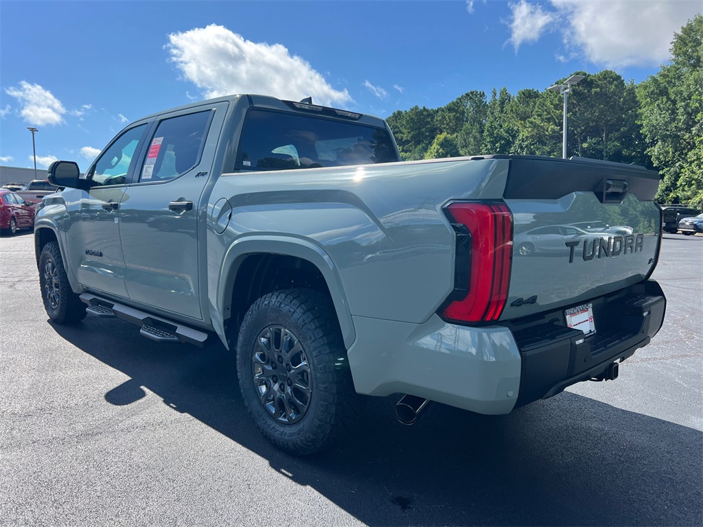 2025 Toyota Tundra SR5 CrewMax photo 5