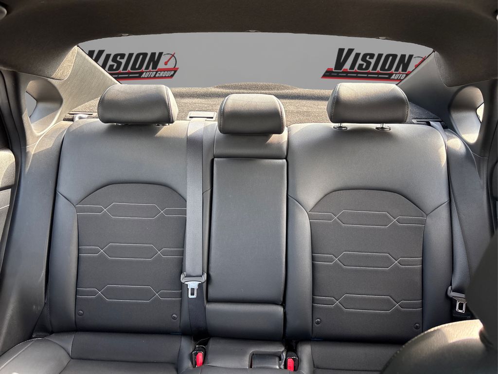 2024 Kia Forte GT-Line photo 17