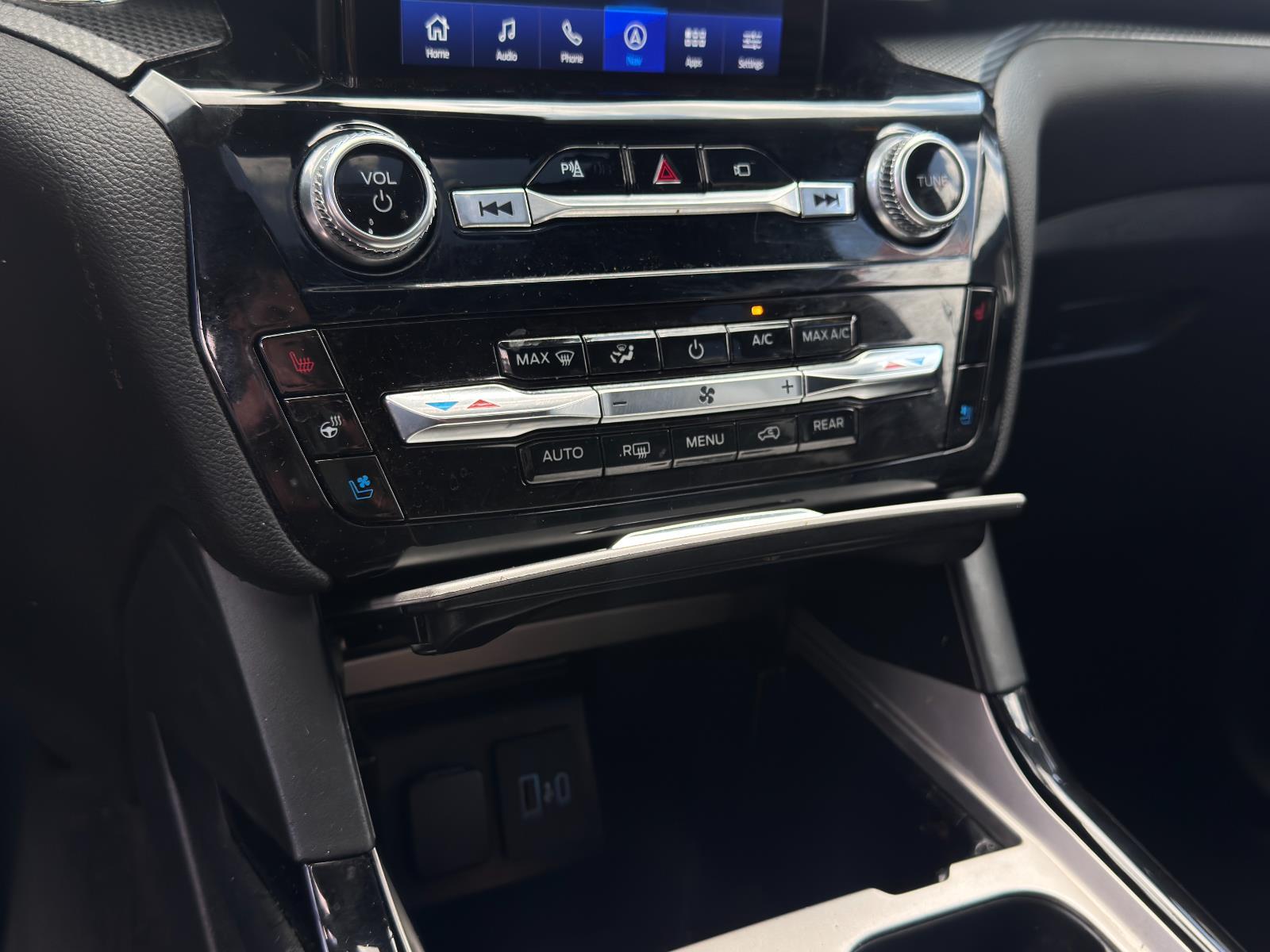 2022 Ford Explorer ST photo 21