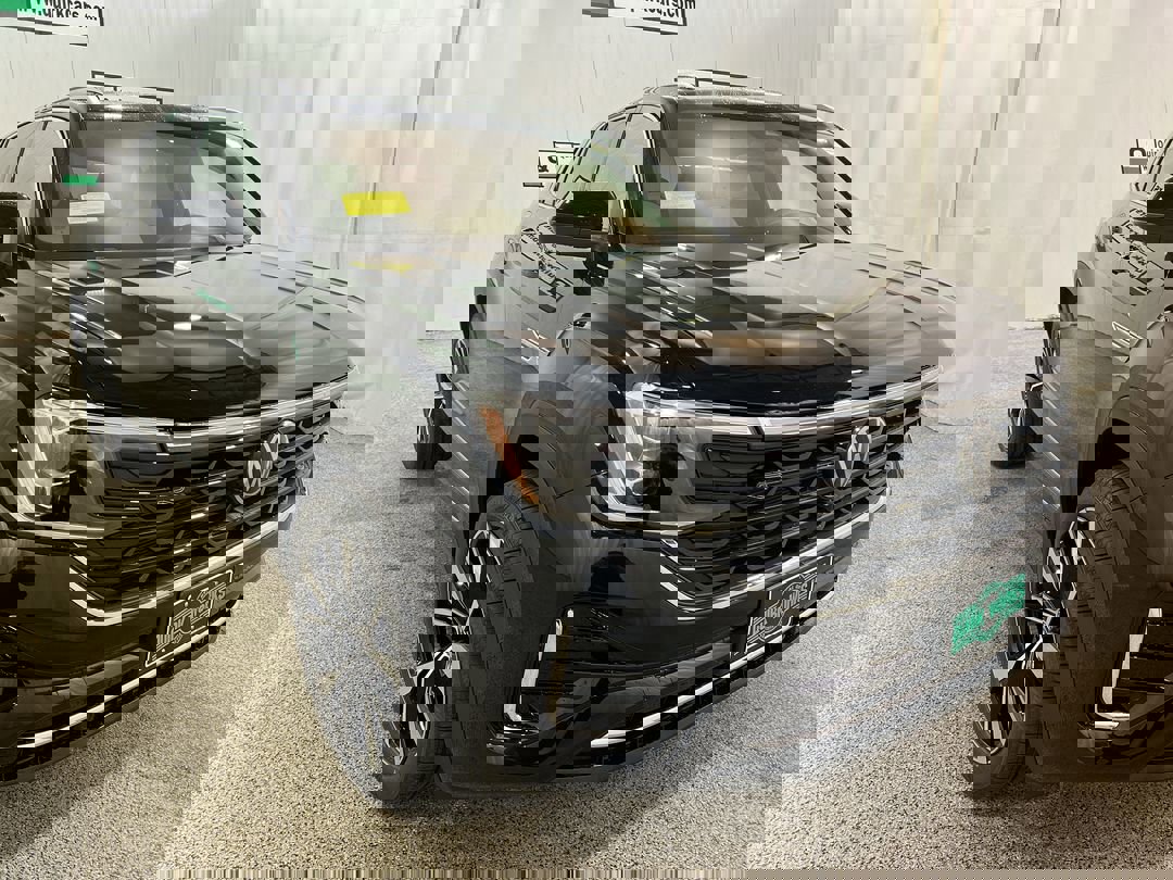 2026 Volkswagen Atlas Cross Sport SEL Premium R-LINE's photo