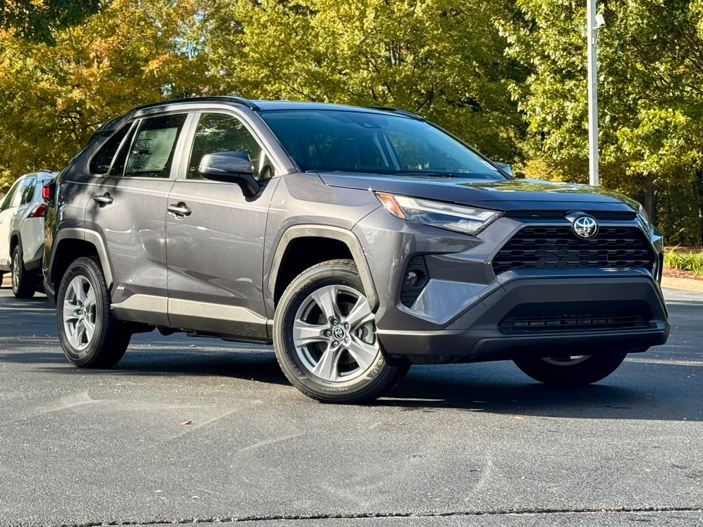 2025 Toyota RAV4 Hybrid XLE photo 2
