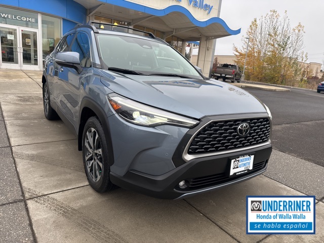 2024 Toyota Corolla Cross XLE's photo