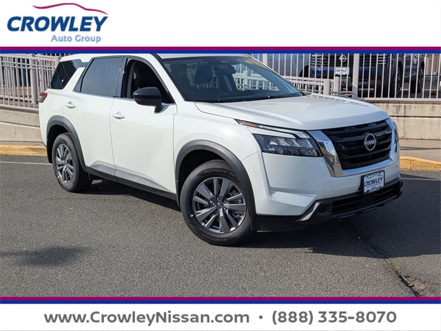 2025 Nissan Pathfinder S's photo