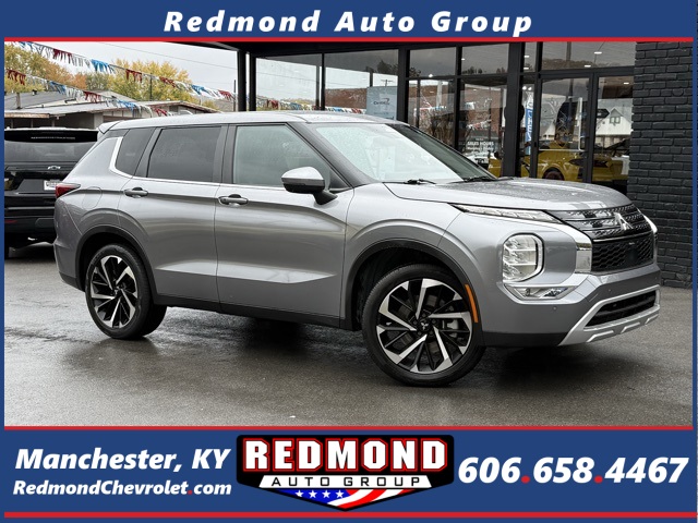 2022 Mitsubishi Outlander SE's photo