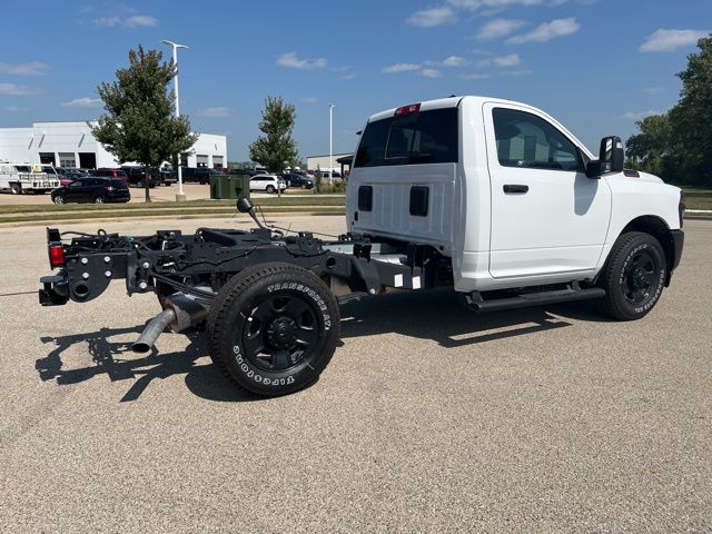 2025 Ram 3500 Tradesman photo 3