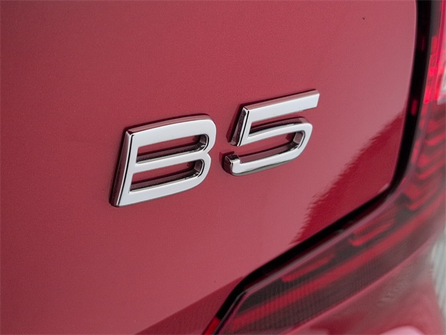 2023 Volvo S60 B5 Core photo 7