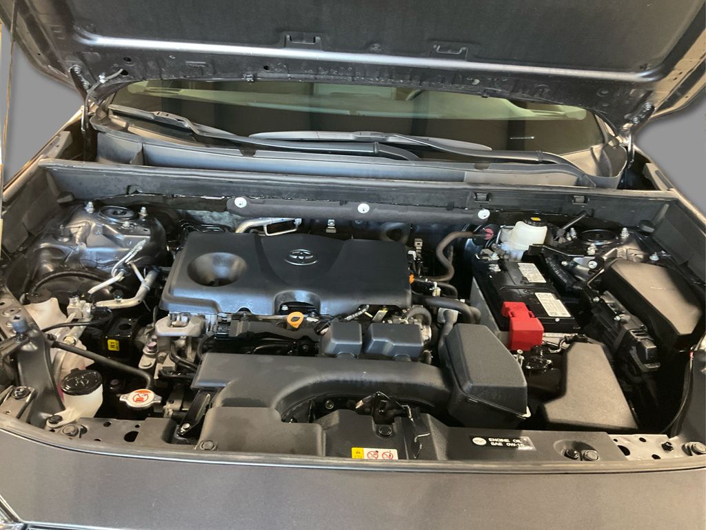 2022 Toyota RAV4 LE photo 21