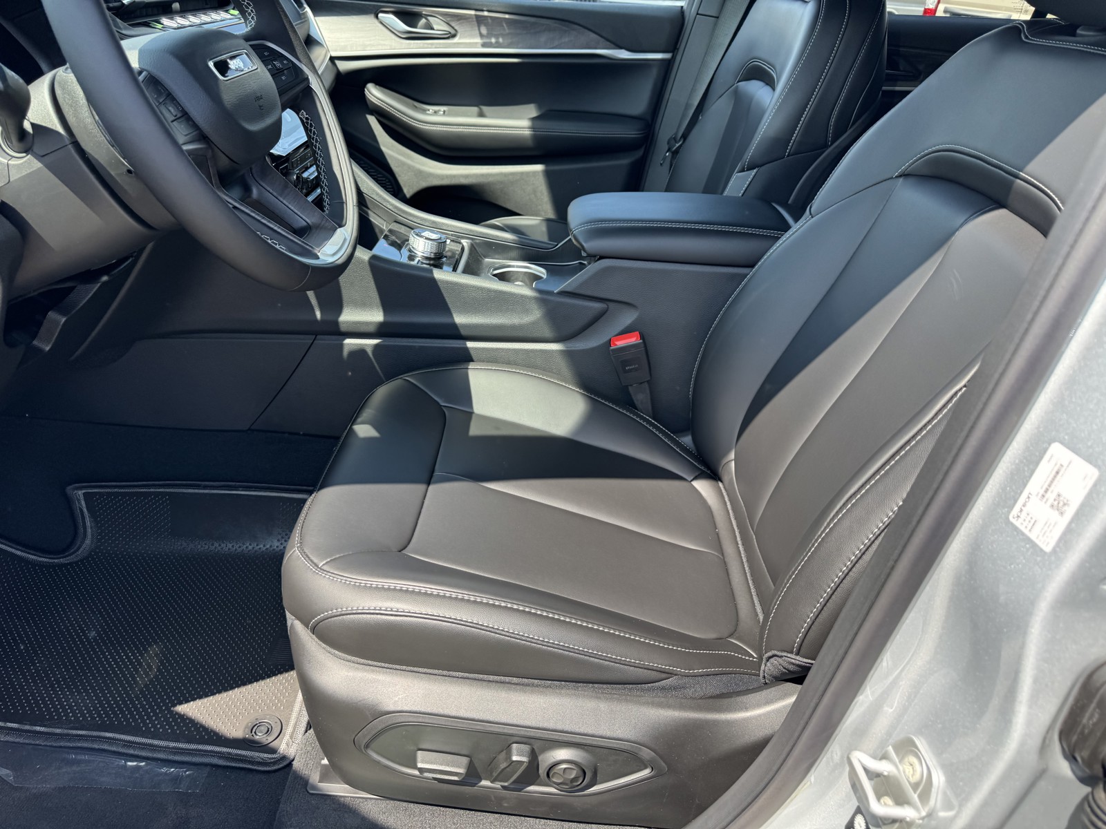 2025 Jeep Grand Cherokee Limited photo 11