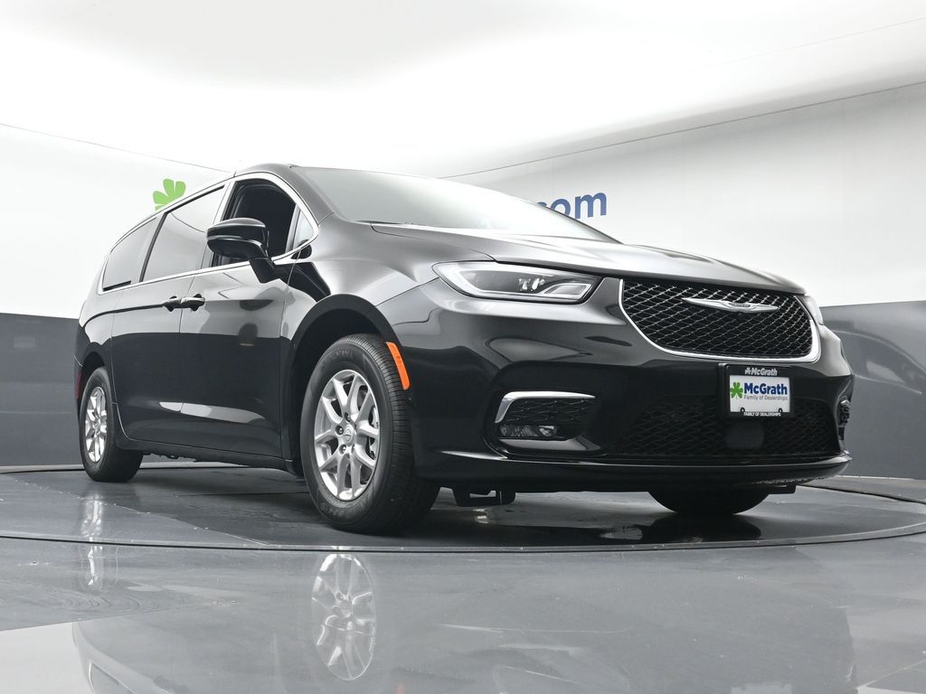 2026 Chrysler Pacifica photo 29