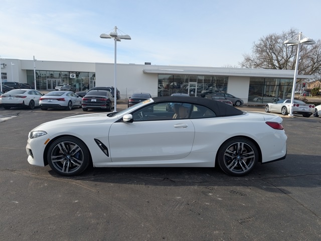 2023 BMW 8 Series 840i's photo