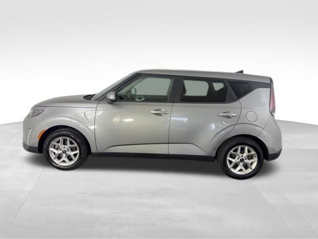 2023 Kia Soul LX photo 5