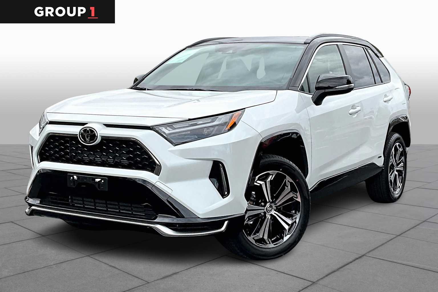 2025 Toyota RAV4 XSE's photo