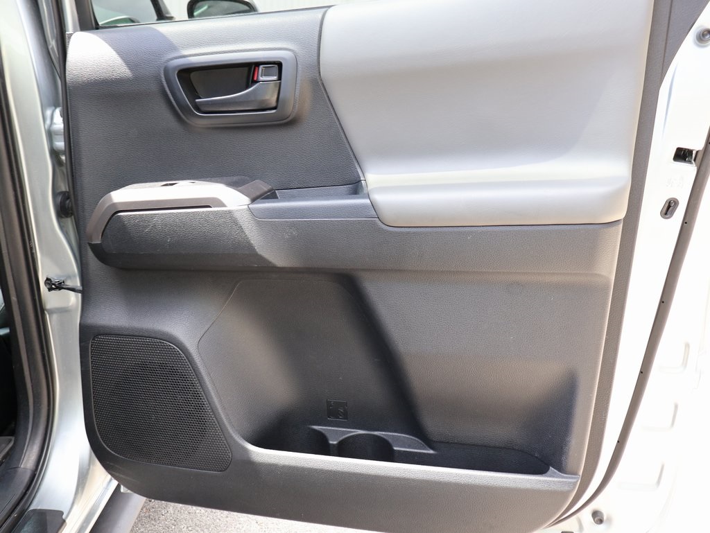 2023 Toyota Tacoma SR5 photo 11